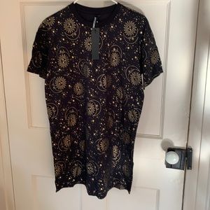 Black tshirt with golden moon and sun. Size 8